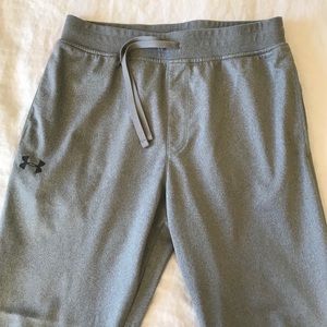 UA sporty gray jogger pants